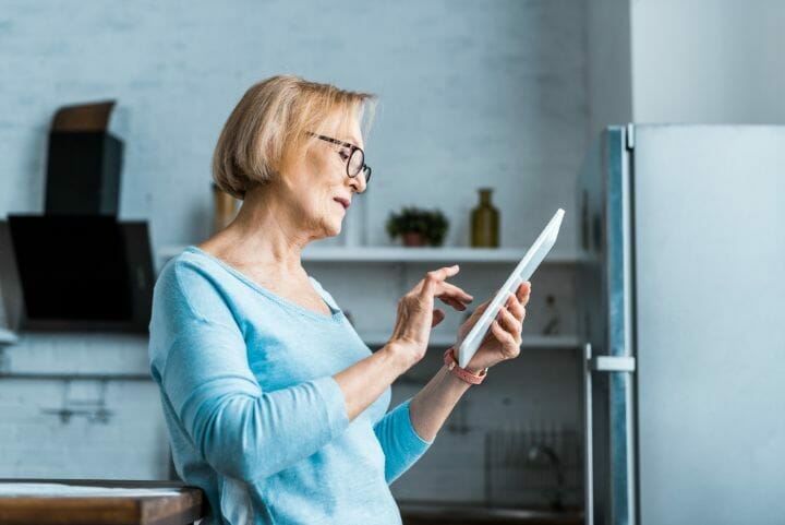 Ways to Set Up Tablet for Elderly