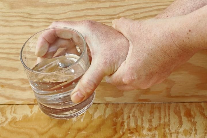 How to treat shaky hands at home