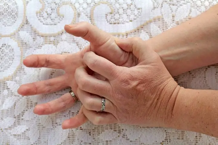 How to treat shaky hands at home