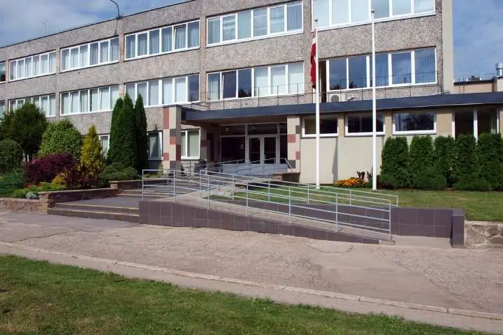 wheelchair ramp on building