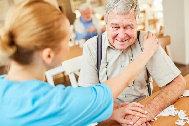 Dementia - The Complete Guide for Seniors and Caregivers