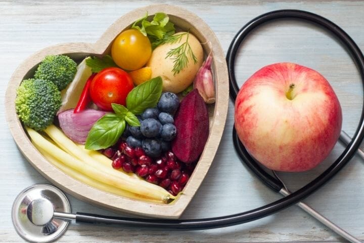 Foods To Eat And Avoid For A Healthy Heart
