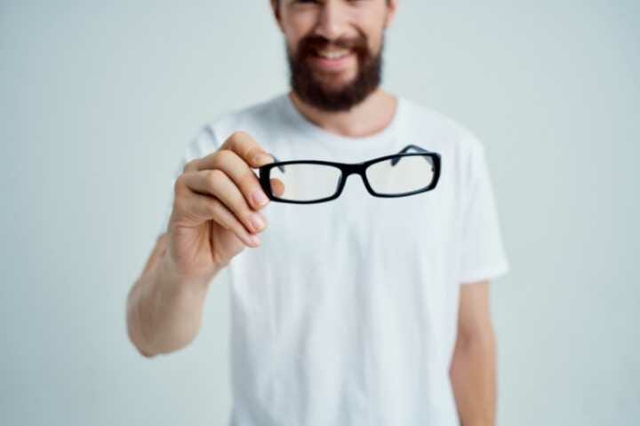 Guide To Managing Vision Problems In Old Age
