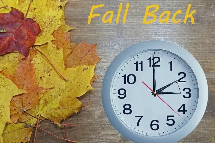 Simple Tips for Seniors to Deal with Daylight Savings