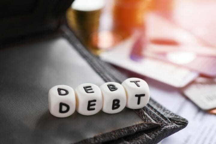Tips for Older Adults to Avoid Debt When Using a Credit Card