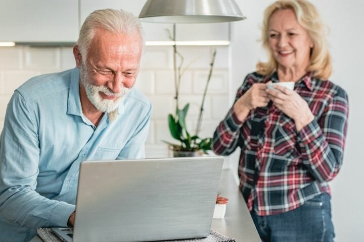 Guide to Helping Seniors with Technology