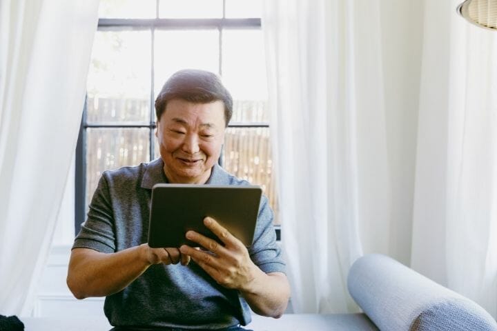 Guide to Helping Seniors with Technology