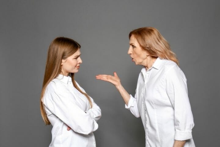 How to Deal with a Narcissist Mother