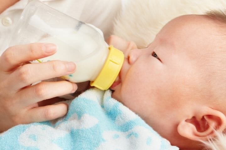 Ways To Stop Caregivers From Overfeeding Your Breastfed Baby