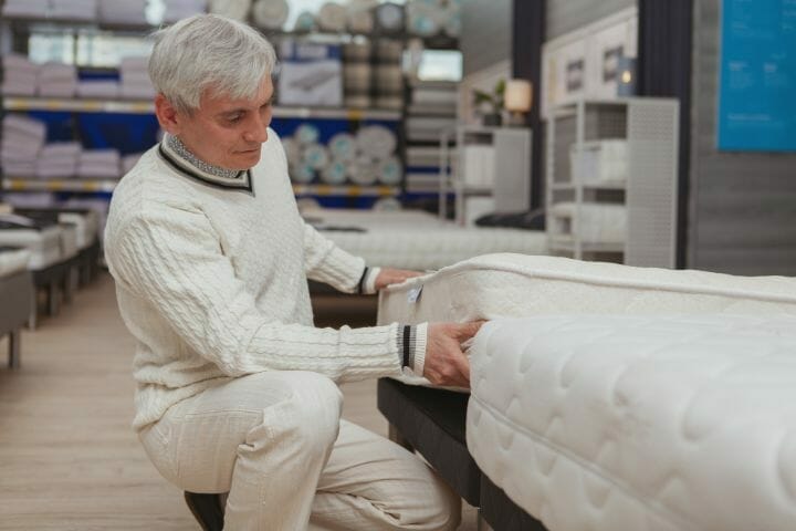 What to Look For While Choosing a Mattress for elderly